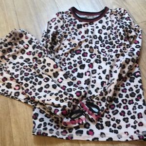 Super comfy animal print Cuddl Duds size small